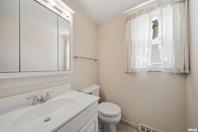 1404 E GLEN Avenue, Peoria Heights, IL 61616