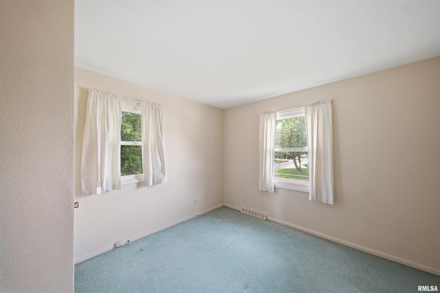 1404 E GLEN Avenue, Peoria Heights, IL 61616