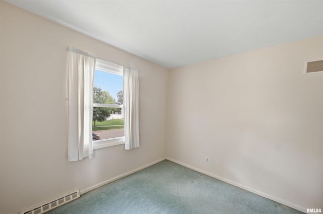 1404 E GLEN Avenue, Peoria Heights, IL 61616
