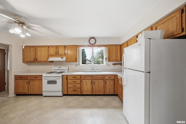 1404 E GLEN Avenue, Peoria Heights, IL 61616