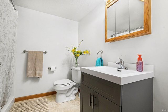 57617 Blackberry Road, Mishawaka, IN 46544