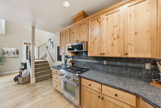 912 E Timber Pine Drive, Sisters, OR 97759