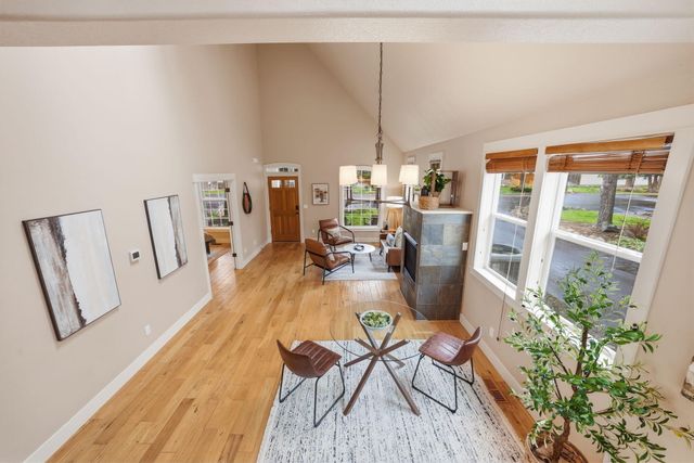 912 E Timber Pine Drive, Sisters, OR 97759