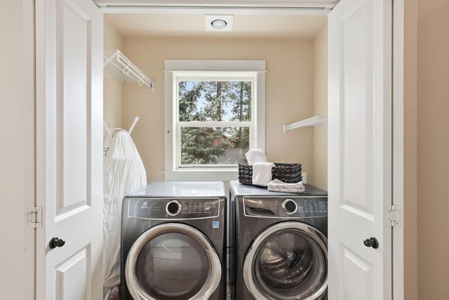 912 E Timber Pine Drive, Sisters, OR 97759