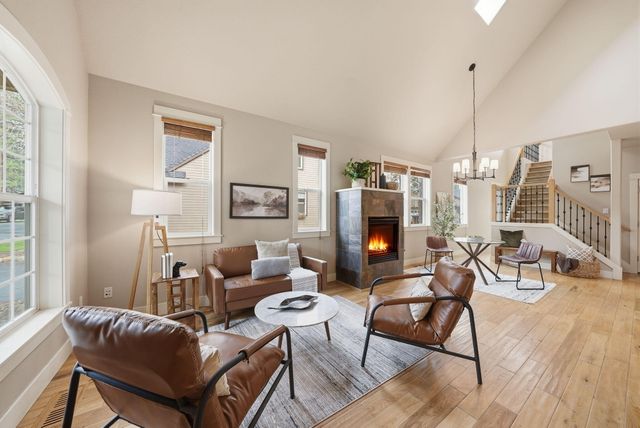 912 E Timber Pine Drive, Sisters, OR 97759