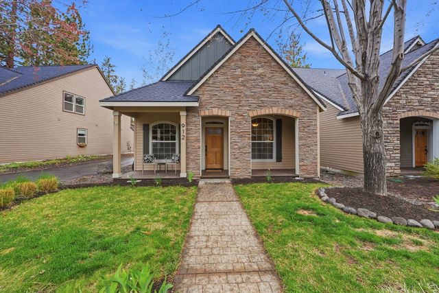 912 E Timber Pine Drive, Sisters, OR 97759