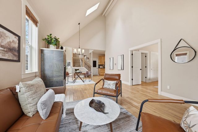 912 E Timber Pine Drive, Sisters, OR 97759