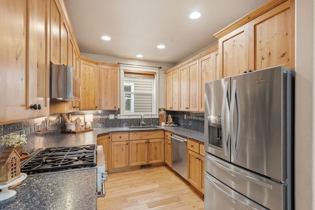 912 E Timber Pine Drive, Sisters, OR 97759