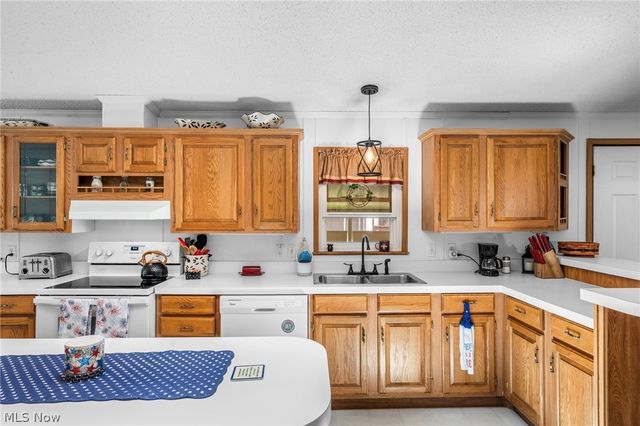 43 Periwinkle Drive, Olmsted Twp, OH 44138