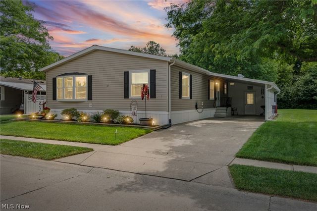 43 Periwinkle Drive, Olmsted Twp, OH 44138