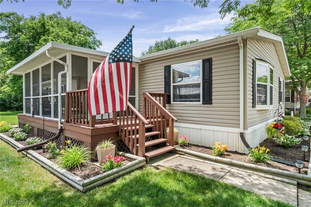 43 Periwinkle Drive, Olmsted Twp, OH 44138