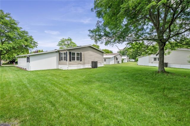 43 Periwinkle Drive, Olmsted Twp, OH 44138