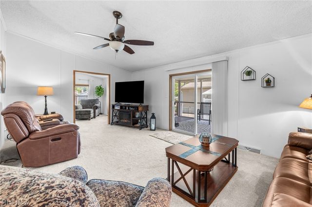 43 Periwinkle Drive, Olmsted Twp, OH 44138