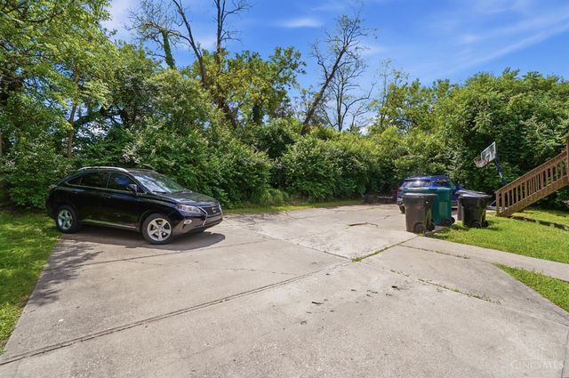 5547 Kirby Avenue, Cincinnati, OH 45239