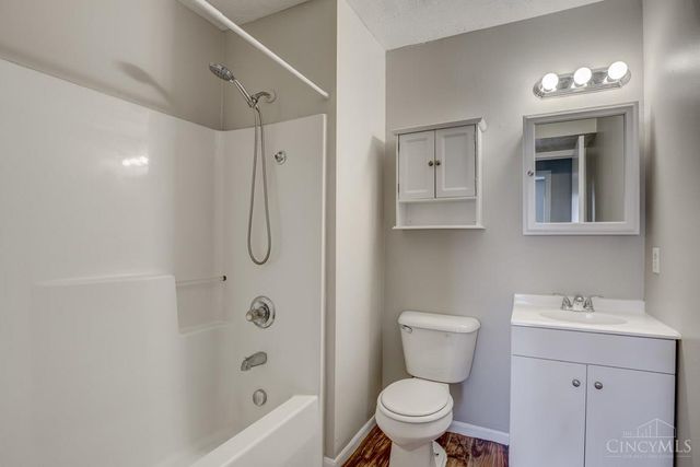 5547 Kirby Avenue, Cincinnati, OH 45239