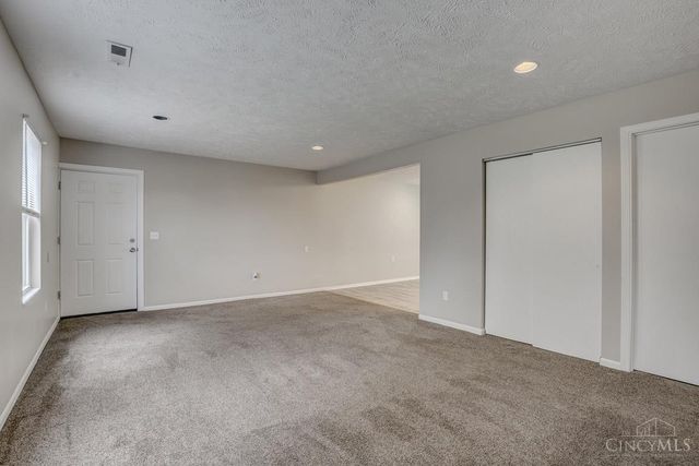5547 Kirby Avenue, Cincinnati, OH 45239