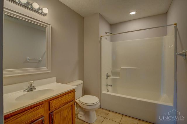 5547 Kirby Avenue, Cincinnati, OH 45239