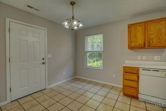 5547 Kirby Avenue, Cincinnati, OH 45239