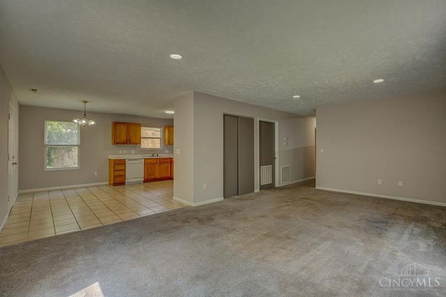 5547 Kirby Avenue, Cincinnati, OH 45239