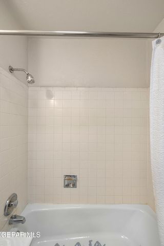 8213 MINEOLA Drive, El Paso, TX 79925