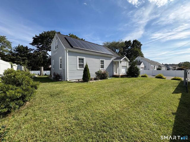 350 Roger Williams Road, Bridgeport, CT 06610