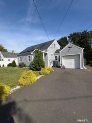 350 Roger Williams Road, Bridgeport, CT 06610