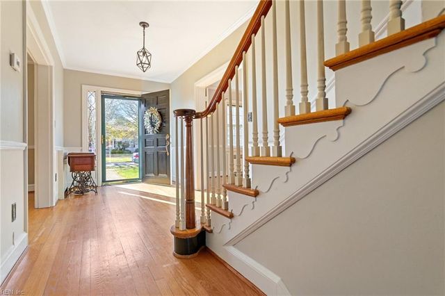 811 Park PL, Hampton, VA 23669