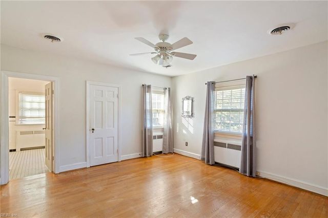 811 Park PL, Hampton, VA 23669