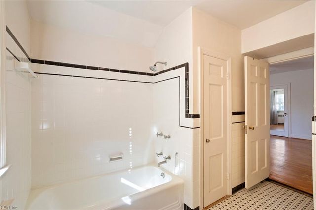 811 Park PL, Hampton, VA 23669