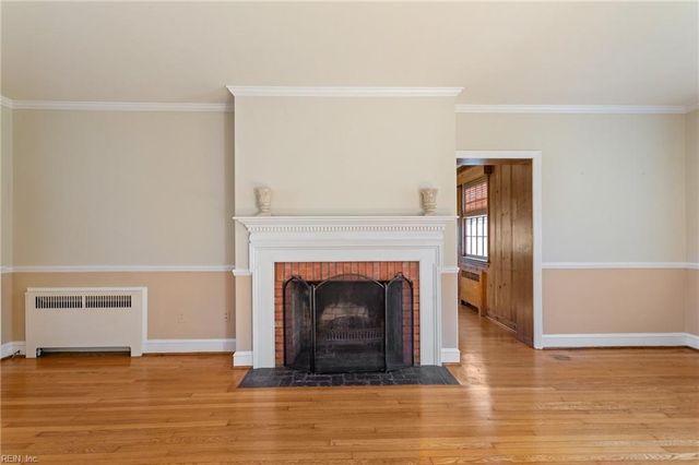 811 Park PL, Hampton, VA 23669