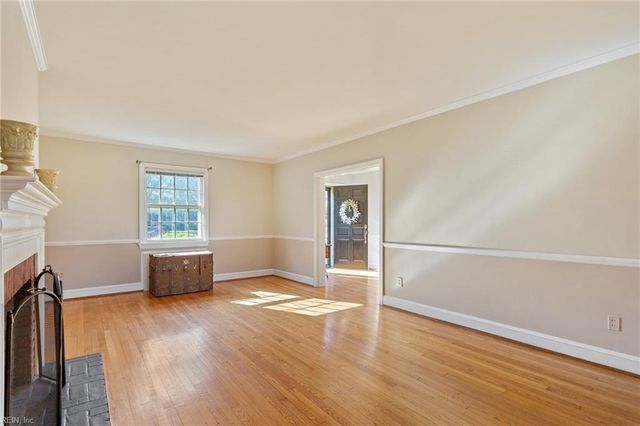 811 Park PL, Hampton, VA 23669