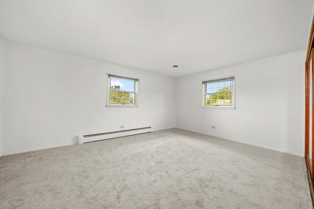 1406 W Lincoln Road, Mchenry, IL 60051