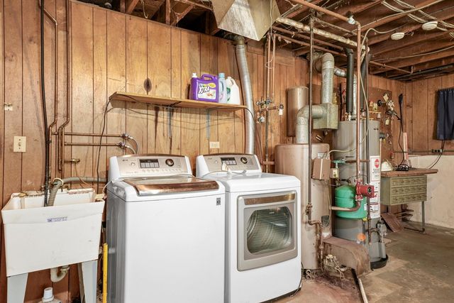 1406 W Lincoln Road, Mchenry, IL 60051