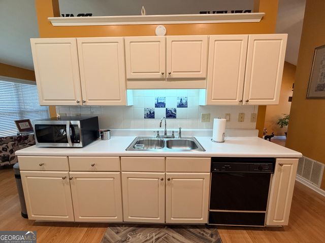 1585 Glen Rose Court, Lawrenceville, GA 30043