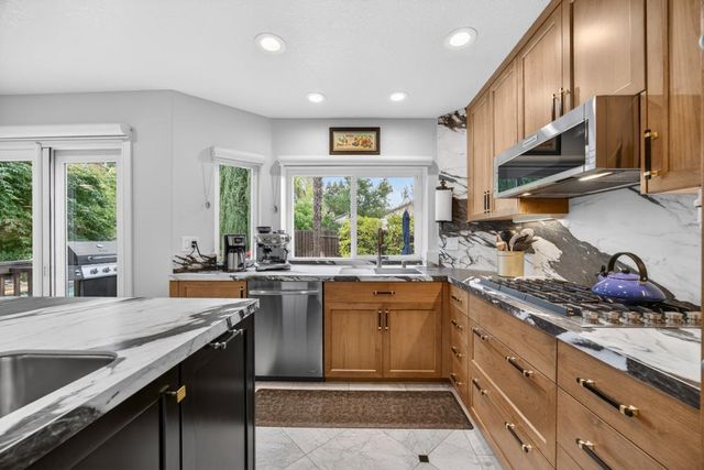 8765 Cooperston Way, Elk Grove, CA 95624