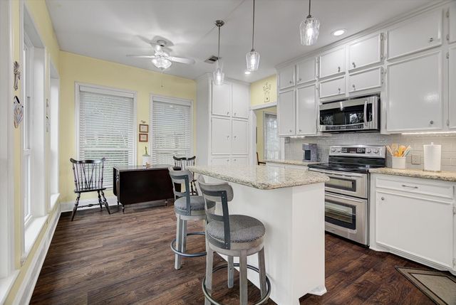 103 Strawberry Drive, Lake Jackson, TX 77566