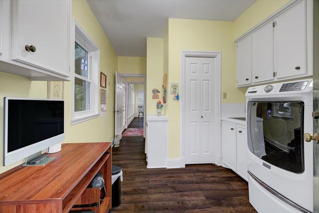 103 Strawberry Drive, Lake Jackson, TX 77566