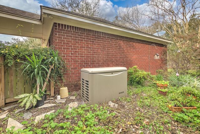 103 Strawberry Drive, Lake Jackson, TX 77566