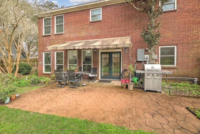 103 Strawberry Drive, Lake Jackson, TX 77566