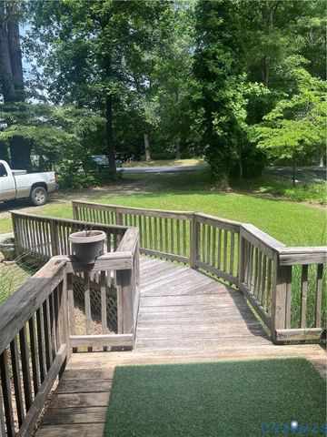 3611 Locust Ct, Quinton, VA 23141