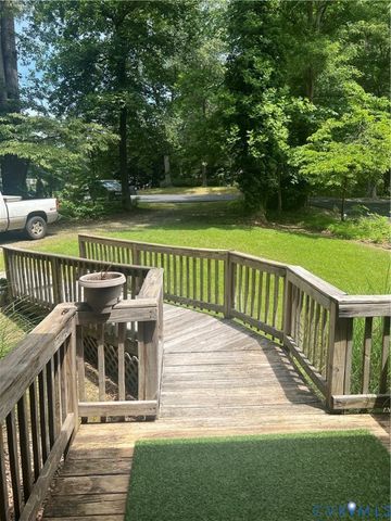 3611 Locust Ct, Quinton, VA 23141