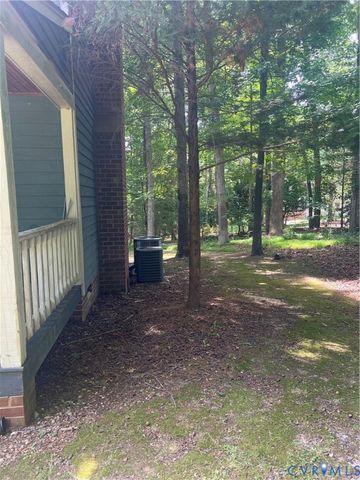 3611 Locust Ct, Quinton, VA 23141