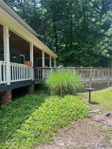 3611 Locust Ct, Quinton, VA 23141