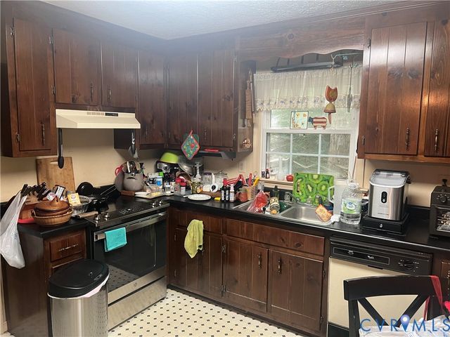 3611 Locust Ct, Quinton, VA 23141