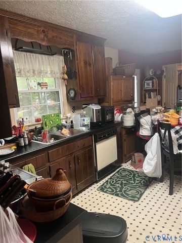 3611 Locust Ct, Quinton, VA 23141