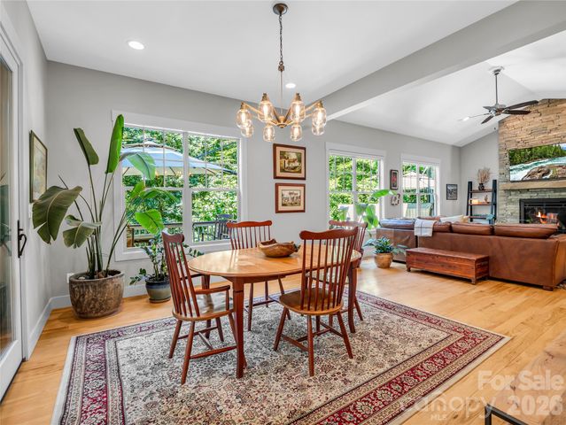 122 Cisco Road, Asheville, NC 28805