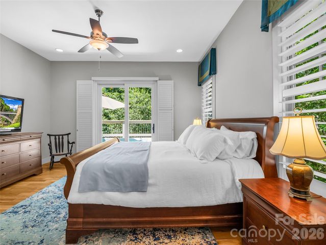 122 Cisco Road, Asheville, NC 28805