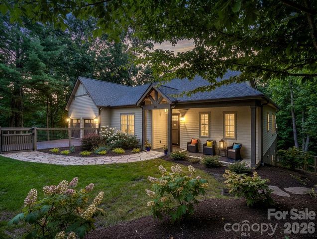 122 Cisco Road, Asheville, NC 28805