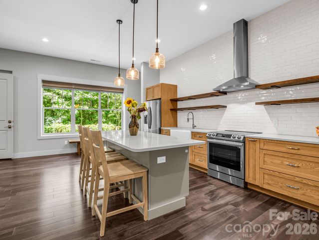 122 Cisco Road, Asheville, NC 28805