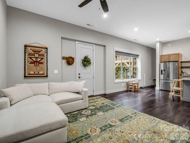 122 Cisco Road, Asheville, NC 28805